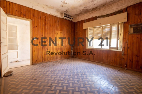 Imagen 11 de 19 de Casa A Remodelar En San Lorenzo - Alem Y San Carlos - Permutas - 324,7 M²