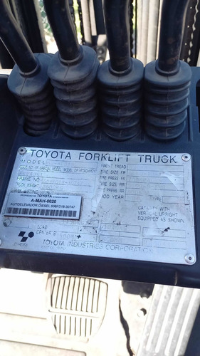 Imagen 6 de 17 de Autoelevador Toyota 62-8fd15 1500kg Torre Triple C/desp