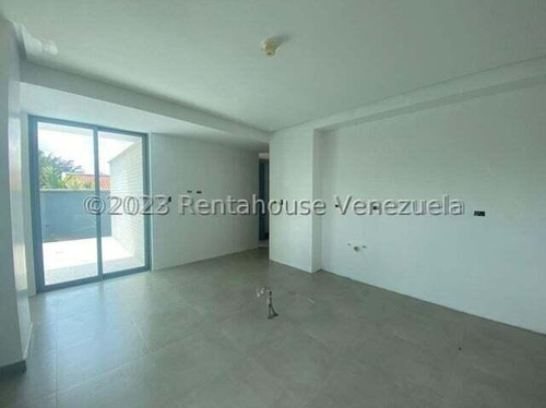Moderno Edificio En Altamira, A Estrenar Con Acabados De Lujo, Pisos De Mármol, 4 Ascensores; Consta De 4 Apartamentos, Amplia Terraza. En Venta Altamira Mls #23-31921 Francis Zeppieri
