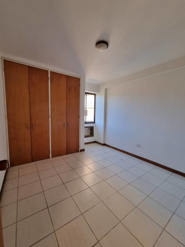 Imagen 10 de 14 de Se Vende Apartamento En Res Papiros Mañongo Foa-2007 Jean