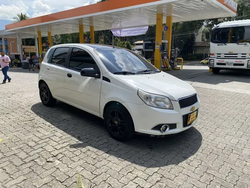 Chevrolet Aveo 1.6 Emotion Mt 4x2 2012