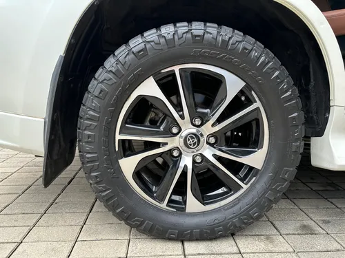 Toyota Land Cruiser SAHARA VXR LC200 DIESEL