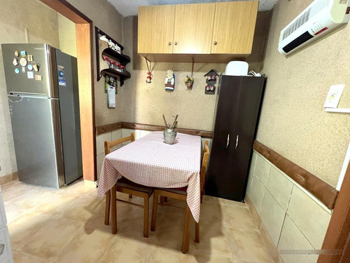 Venta Casa, A Dos Cuadras De 8 De Octubre, 3 Dormitorios