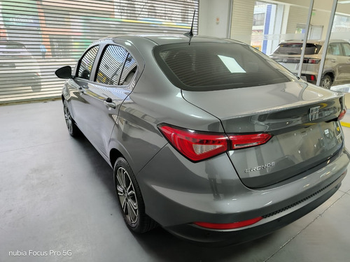 Fiat Cronos 1.8 16v Precision