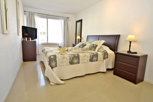 Encantador Departamento A Metros Del Mar! Con Amplio Metraje-ref:3248
