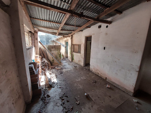 Venta De Terreno Ubicado En Calle Pellegrini 2000