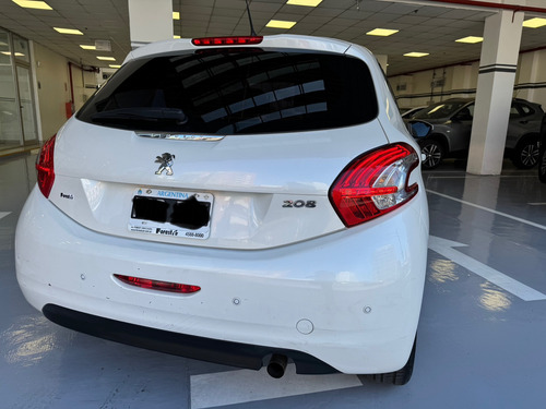 Peugeot 208 1.5 Allure Touchscreen