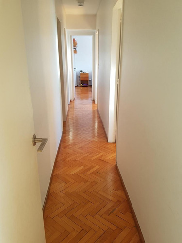 Imagen 6 de 18 de Espectacular Semipiso Alto Con Balcón - Muy Luminoso - Con Baños Y Cocina Reciclados - A 1 Cuadra De Av. Lacroze Y A 2 Cds De Estacion Tren Y Subte Linea B -