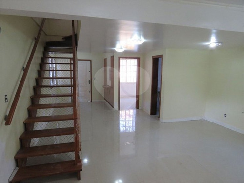 Linda Casa 3 Dormitórios Com Suíte E 4 Vagas N Bairro Tristeza. - 28-im560551