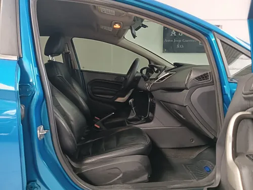 Ford Fiesta 1.6 Sportback Mecánica