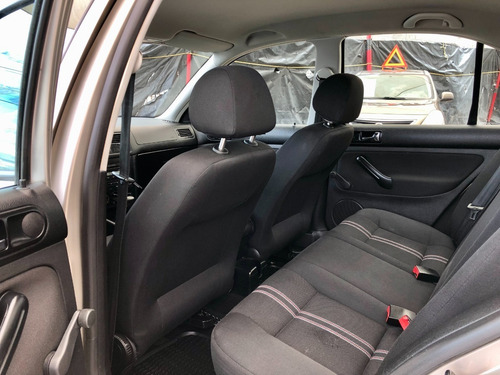 Imagen 12 de 15 de Volkswagen Jetta Clasico Cl A/c 2013