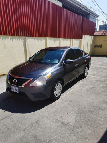Imagen 1 de 10 de Nissan Versa 2015