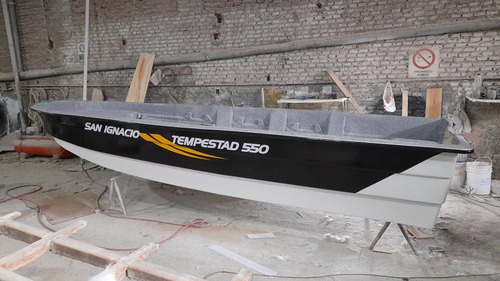 Imagen 12 de 17 de Tracker Tempestad 550 Labio Volcado Base 2 S/ Trailer