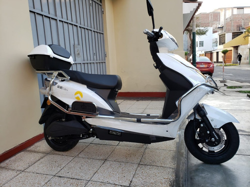 Imagen 5 de 15 de Moto Scooter Electrico Bateria 20ah Autonomia 50km Garantia