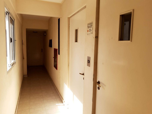 Imagen 24 de 24 de Un Dormitorio Con Doble Balcón