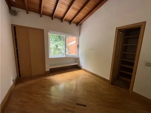 Casa Poblado-san Lucas 366mt2-4 Alcobas + Estudio-exclusiva Unidad