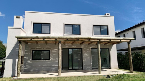 Venta Casa Barrio Santo Tomas Pilar 4 Amb