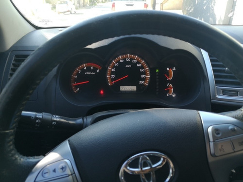 Toyota Hilux 3.0 Cd Srv Cuero 171cv 4x4 5at 2014
