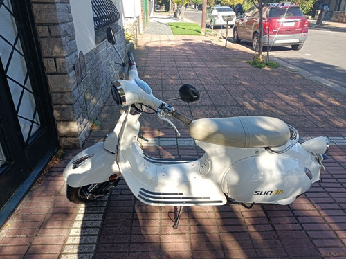 Imagen 2 de 4 de Sunra Vespa