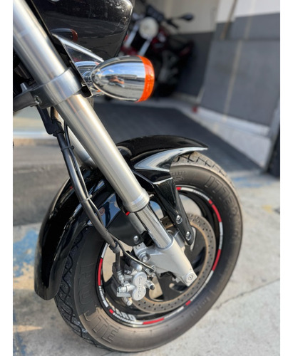 Suzuki Boulevard M800