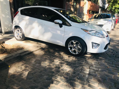 Ford Fiesta Kinetic Design 1.6 Design 120cv Titanium 2012