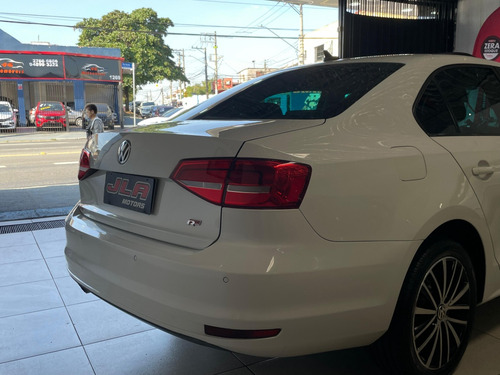 Volkswagen Jetta 2.0 Comfortline Flex Aut 4p