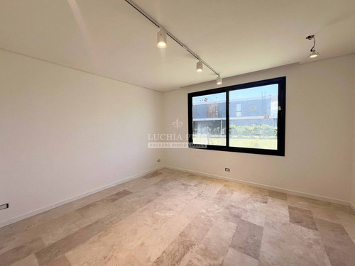 Excelente Casa En Venta A Estrenar 4 Dormitorios-ayres Plaza