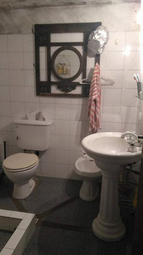 Sucre 137. Casa En Venta Dos Dormitorios Granadero Baigorria
