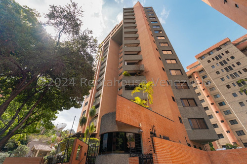 Apartamento En Alquiler Urb. El Rosal Caracas. 24-24254 Yf