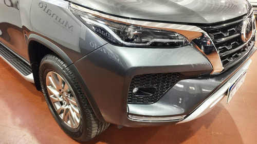 Imagen 4 de 15 de Toyota 2022 Hilux Sw4 Tdi Srx Aut L/21 Blindado Rb3