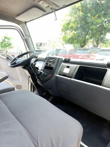 Imagen 11 de 11 de Camion Mitsubishi Fuso Con Furgon 2016 Como Nuevo