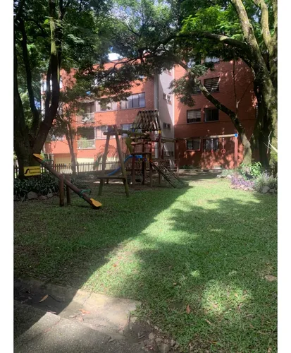 ¡se Arrienda Amplio Apartamento En Los Colores!