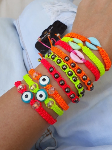 Imagem 7 de 8 de Kit 9 Pulseira Praia Neon Pingente Olho Grego Búzios Atacado
