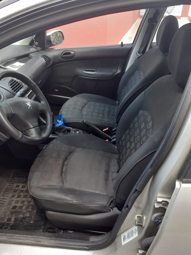 Imagem 2 de 4 de Peugeot 206 2006 1.6 16v Presence Flex 5p