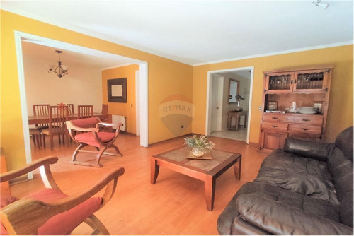 Imagen 2 de 19 de Casa En Venta 4 Dormitorios, Peñalolén