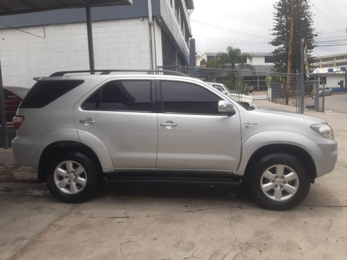 Imagen 7 de 13 de Toyota Fortunner 4x4 Sr 4x4