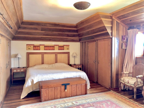 Oportunidad: Emblemática Casa Con Potencial Terreno