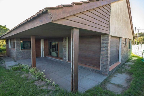 Imagen 9 de 10 de Casa En Venta - 4 Ambientes - Pinamar - Frente Al Mar