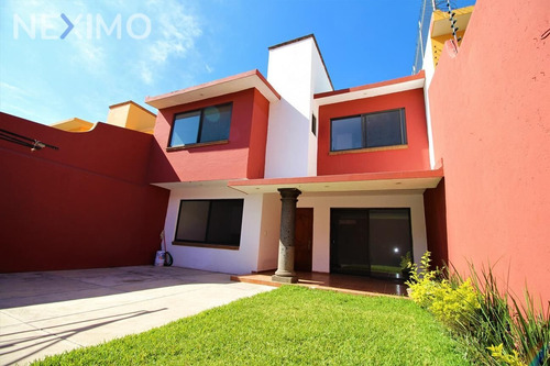 Imagen 1 de 21 de Casa En Venta En Zona Dorada De Cuernavaca, Morelos Con Seguridad