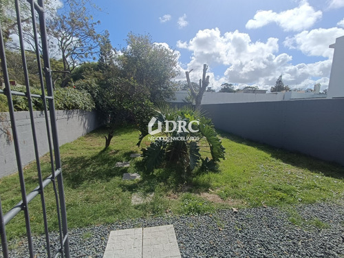 Chalet Sobre Rambla Costanera.
