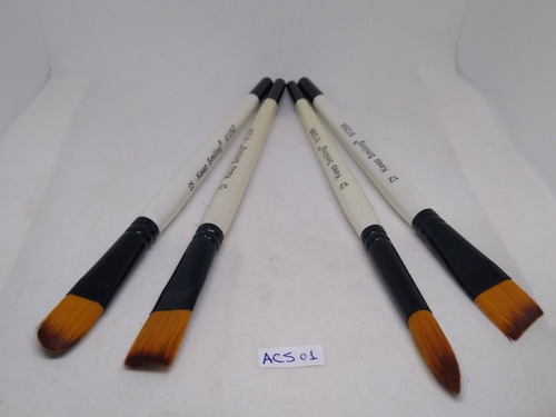 Imagen 2 de 7 de Nico 4 Pinceles Distintas Formas N° 12 (acs 01)