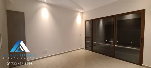 Casa De Una Sola Planta Con Carriles De Nado En Venta O Renta Metepec