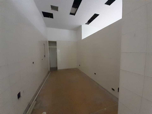 Imagen 6 de 12 de Se Alquila Local De 700 M2 Con Posibilidad De Extensión