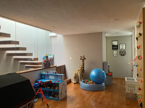 Casa Familiar Con Jardín En Zona Tranquila De Cdmx, Mejor Precio Que Santa Fe