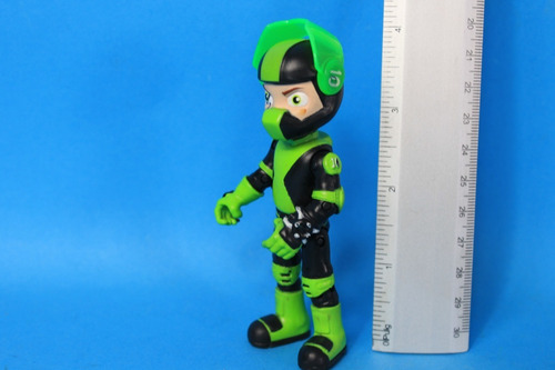 Rustbuggy Playmates Ben Tennyson Ben 10 (Usado)