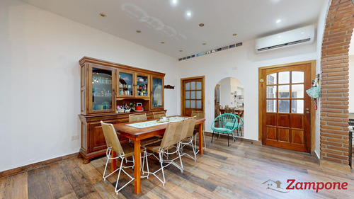 Casa En Venta En Vélez Sarsfield, Monte Castro, Cochera Fondo Terraza