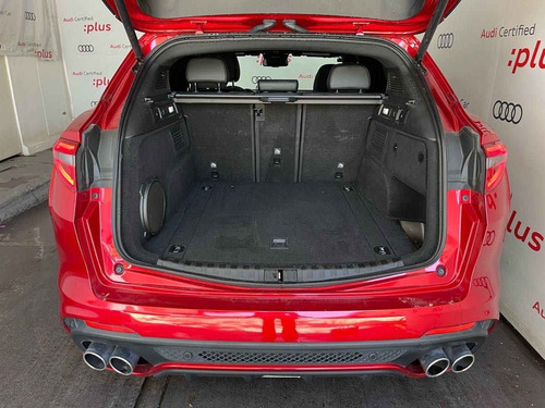 Alfa Romeo Stelvio 2.9L Quadrifoglio Verde V6 Bi-Turbo At