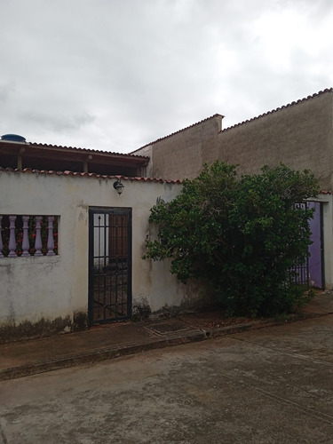 Best House Vende Casa En Matalinda, Charallave