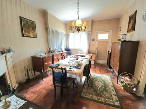 Venta Casa A Refaccionar Sobre Gran Lote Arbolado
