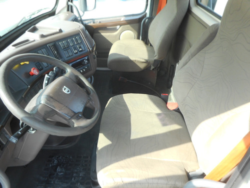 Tractocamión Day Cab Volvo 2016 , Automático, D11 No.39271
